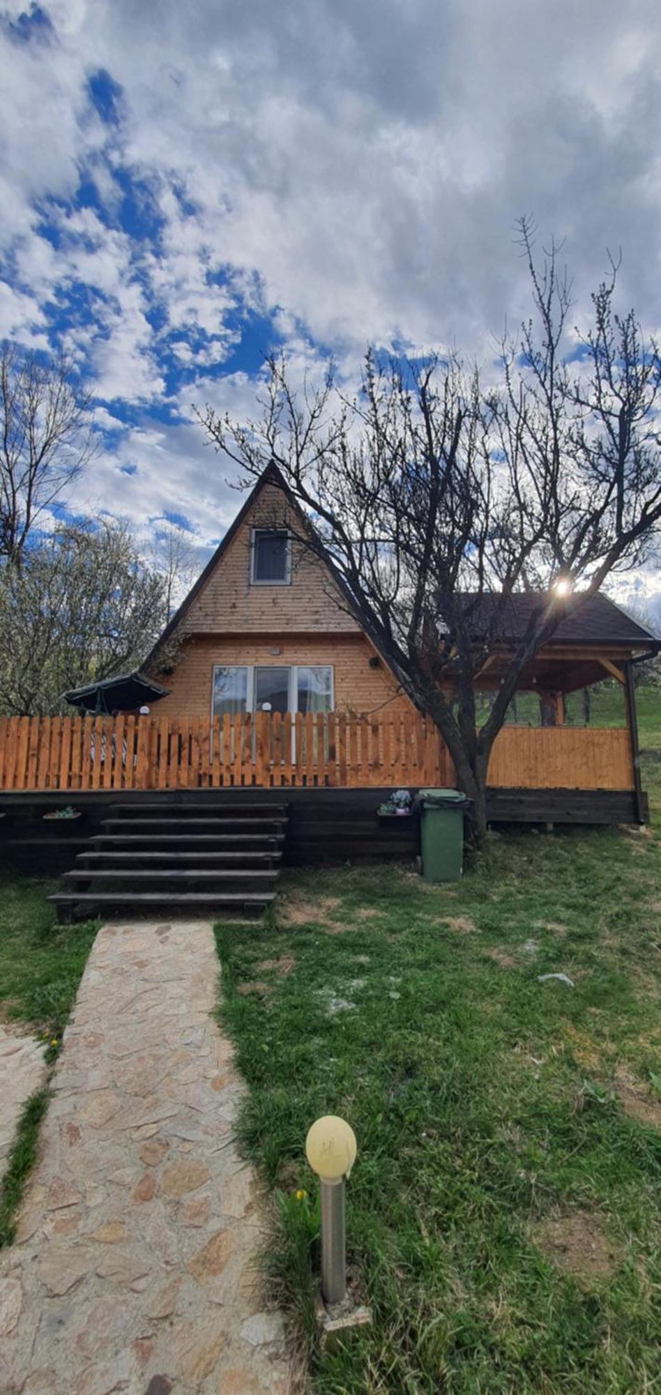 Cabana Din Livada Pucioasa Exterior photo